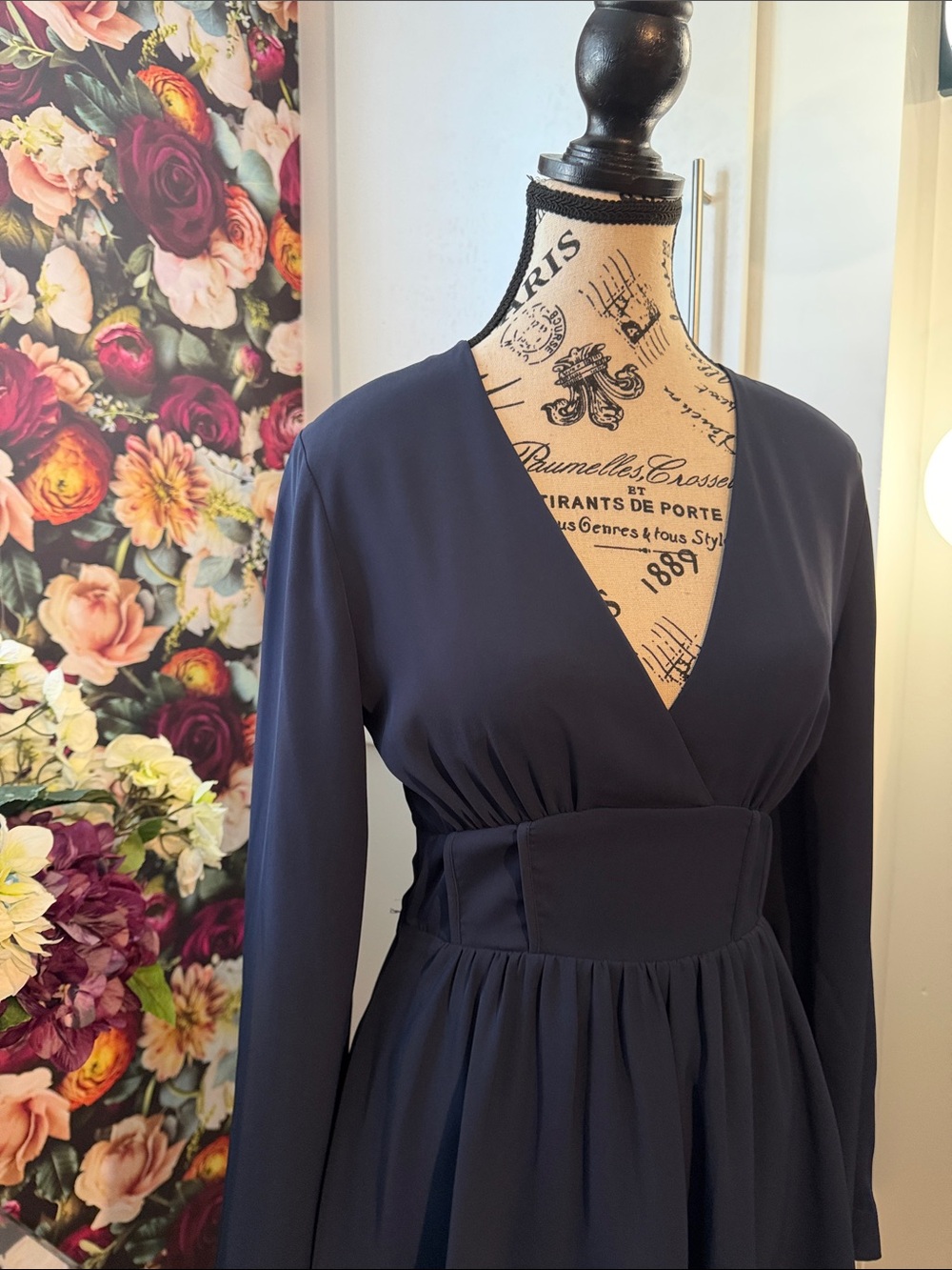 Dynamite Deep Navy V-Neck Long-Sleeve Fit & Flare Dress in size XS
